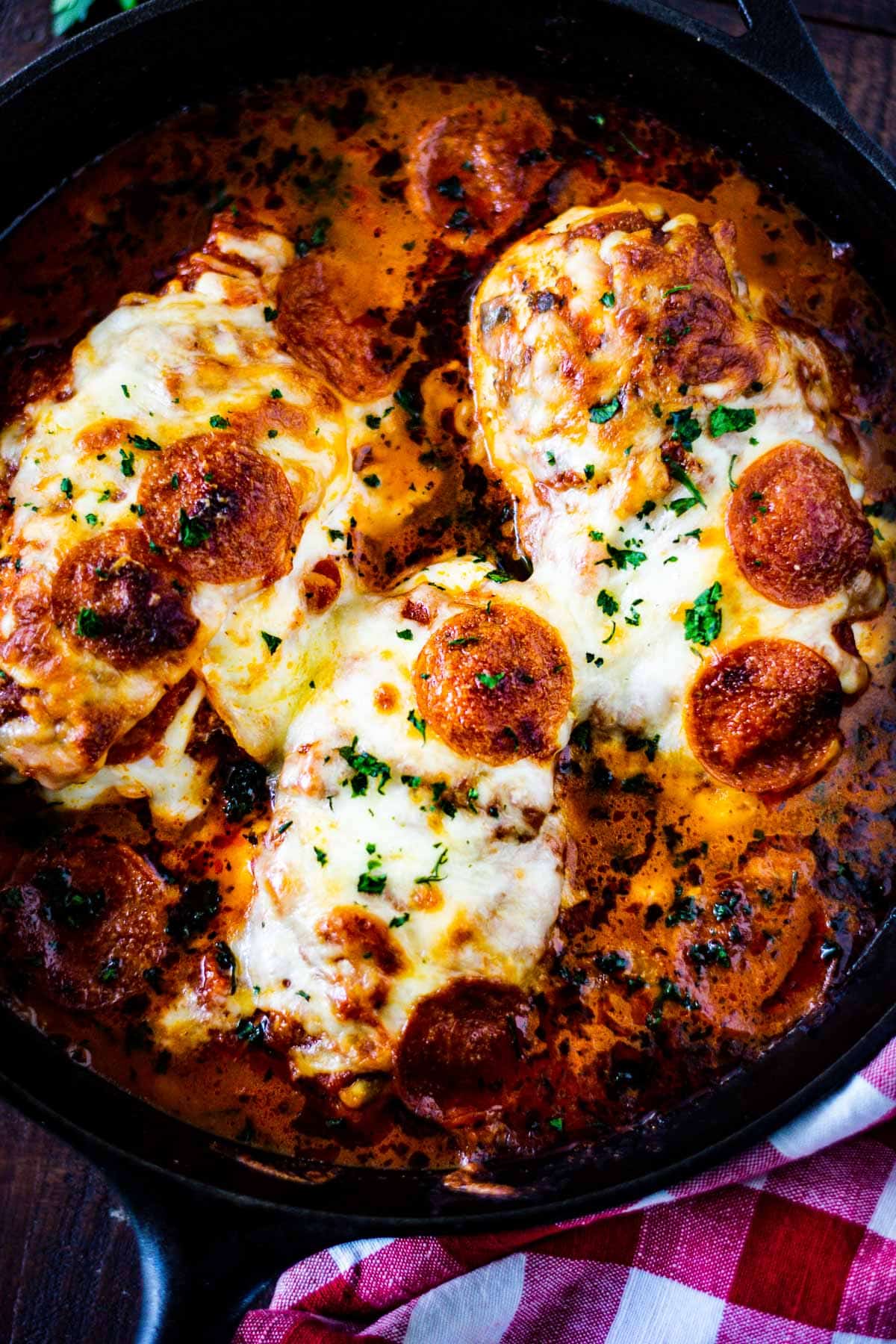 Pizza Chicken Bake – Pepperoni Pizza Stuffed Chicken Breast