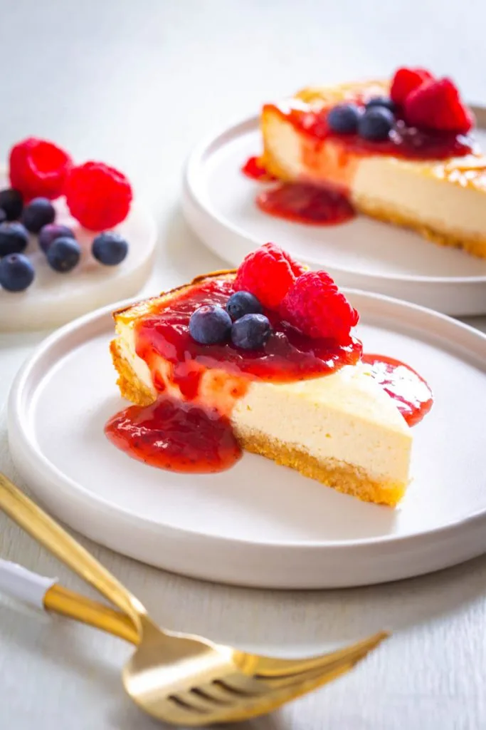 KETO CHEESECAKE RECIPE (LOW CARB SUGAR-FREE CHEESECAKE)