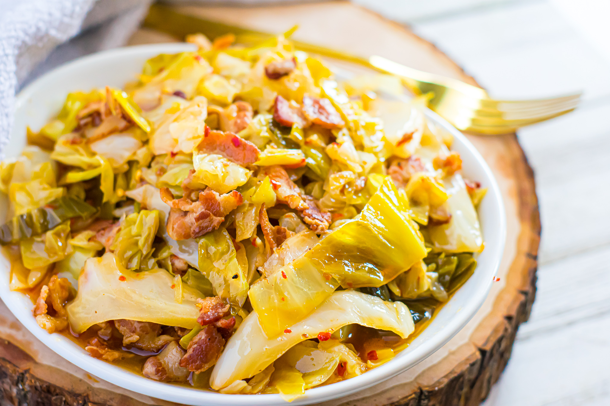 KETO SOUTHERN FRIED CABBAGE RECIPE WITH BACON