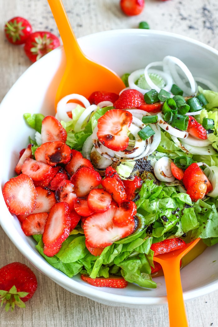 EASY STRAWBERRY SPINACH SALAD RECIPE WITH POPPY SEED DRESSING