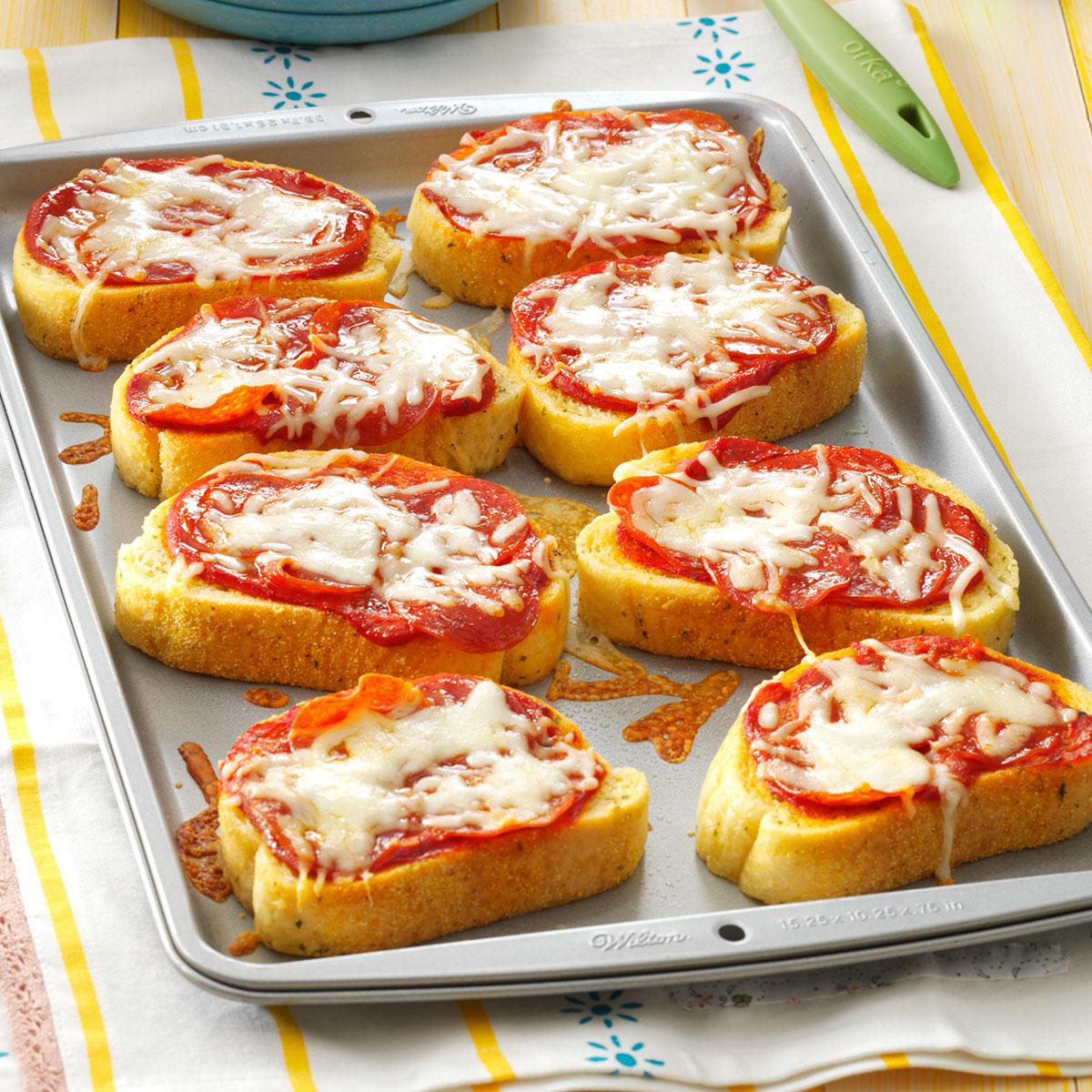 3-Ingredient Pizza Toast