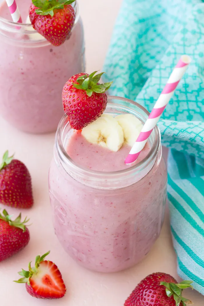 Strawberry Almond Oat Smoothie